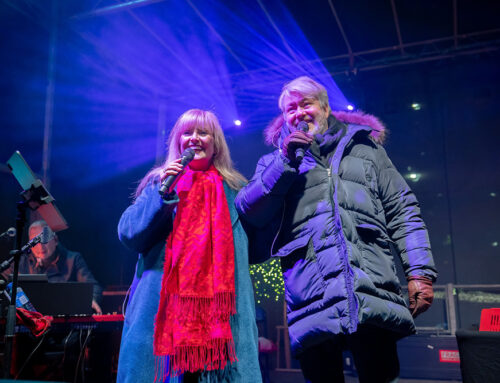 Stappfullt under julekonsert på Tønsberg torv